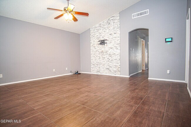 Photo - 3717 Tierra Zafiro Dr