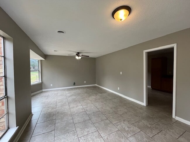 6655 Embassy Cir