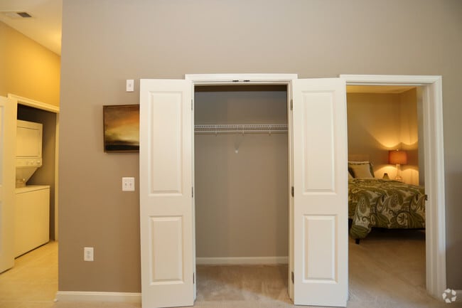 1 Bedroom 737 SF-Halll Closet