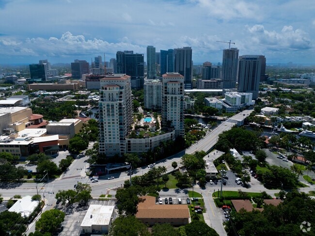 Building Photo - 709 SW 4th St Unit Palmira 709 Rental
