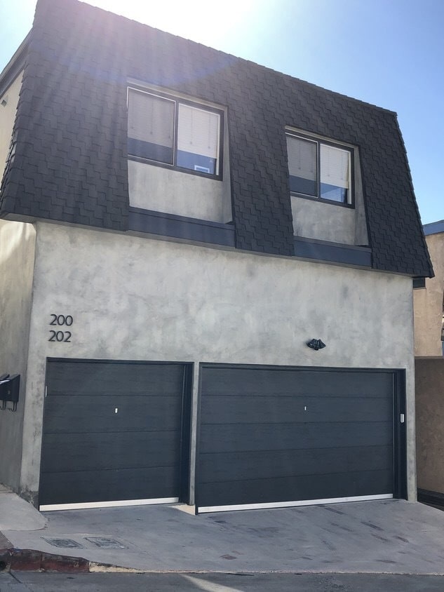 front - 202 39th St Unit 202-1 Bedroom