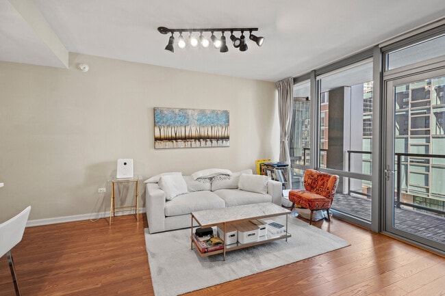 Photo - 160 E Illinois St Unit 1307