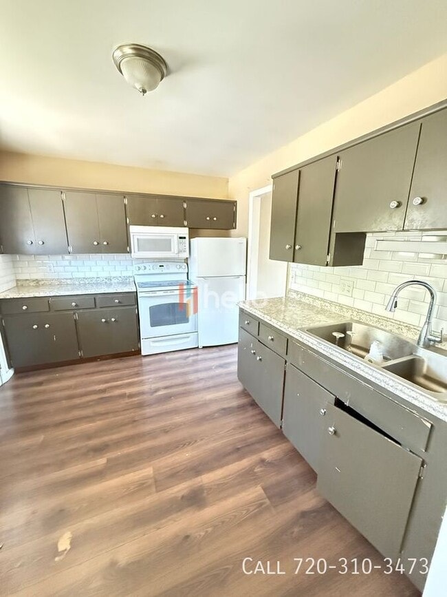 Photo - 5260 E Warren Ave Unidad 5260