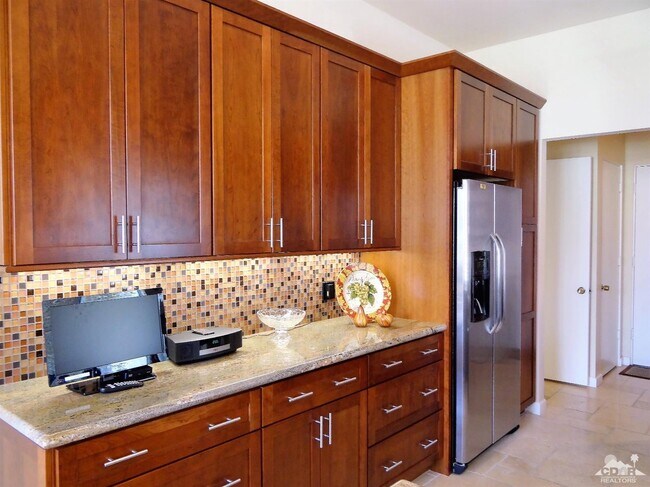 47128 El Menara Cir