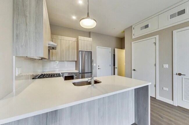 Photo - 3757 N Sheffield Ave