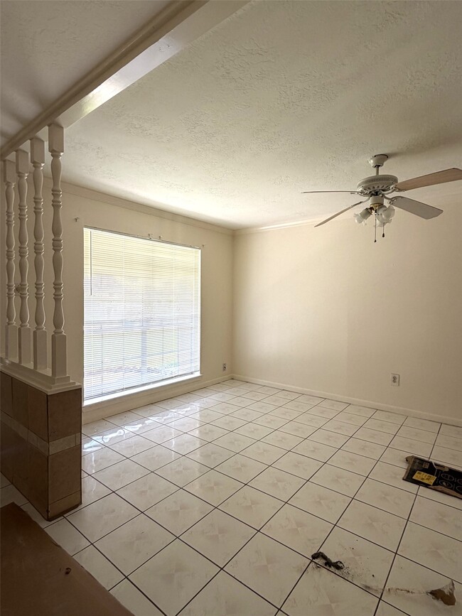 Photo - 10830 Overlea Dr