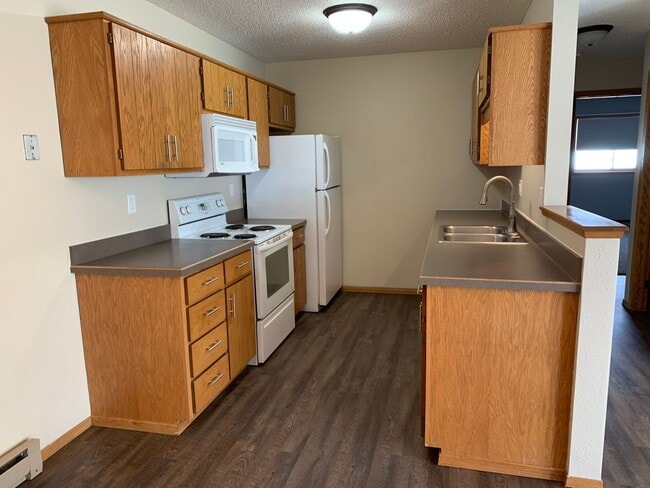Photo - 4 Bed, 2 Bath Twinhome in South Fargo!