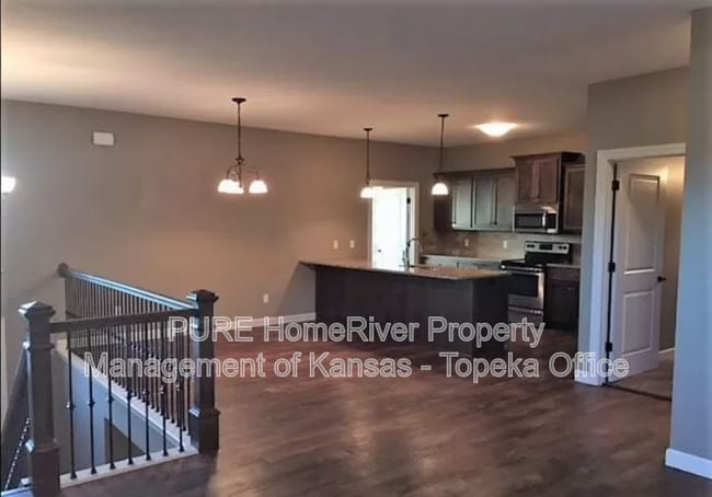 4423 SE Gemstone Ln