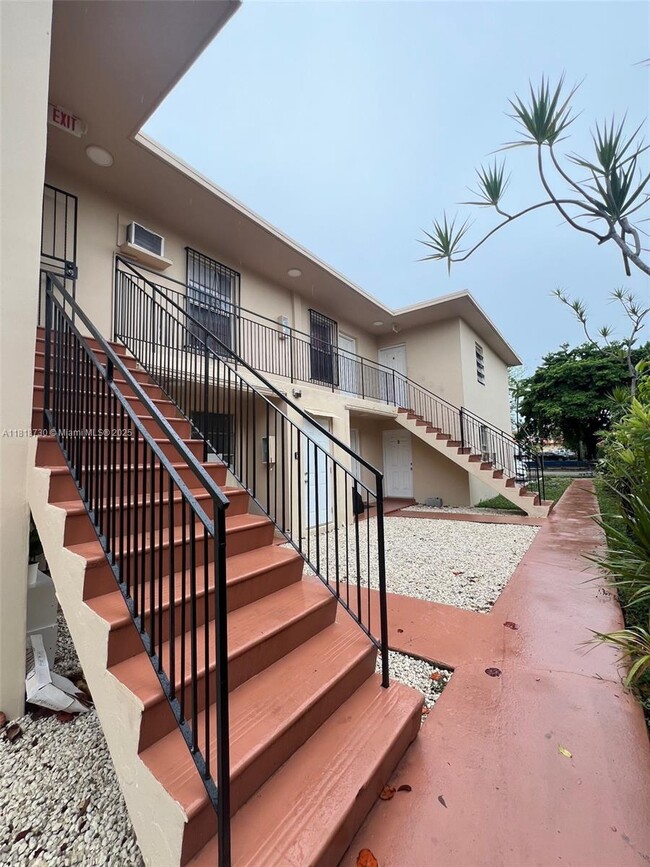 Photo - 1619 NW 1st St Apartment Unit 6