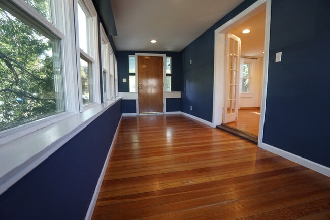 Front Entry room / office - 224 E Benton Ave