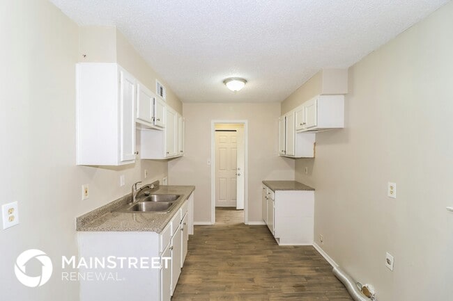 Photo - 3883 Winwood Dr