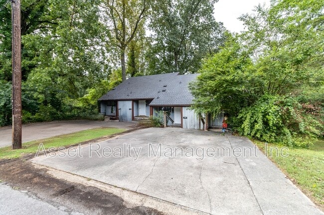 Photo - 102 Walnut Ln