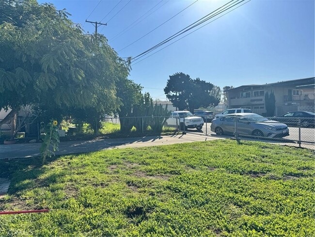 Photo - 1285 E Kingsley Ave