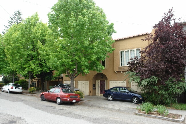 Building Photo - 2393 Virginia St Rental