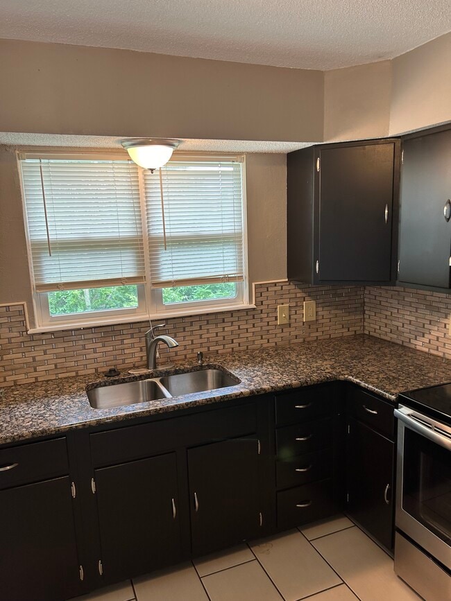 Kitchen - 1675 Crystal Heights Rd