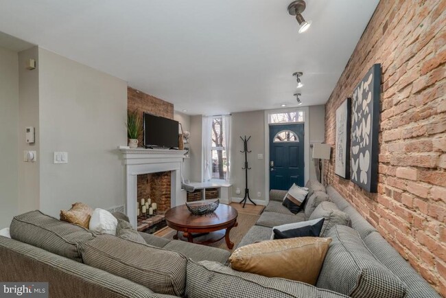 Photo - 2517 Fleet St