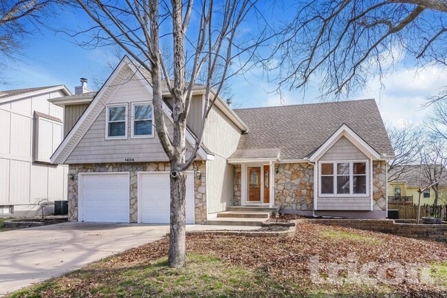 Building Photo - 1404 S Montebello Ln