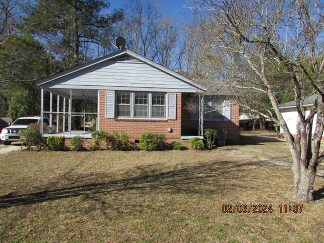 Building Photo - Charming Home in a Convenient Sumter Location!