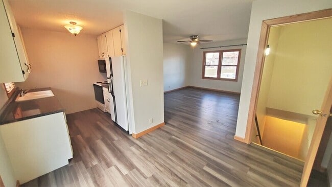 Photo - 6235 Langdon Ave SW