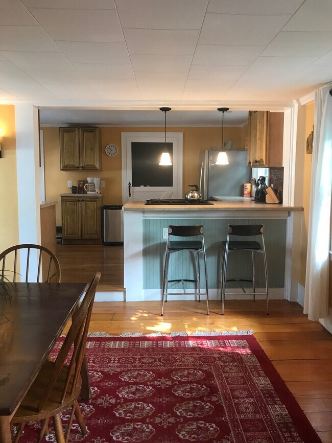 160 High St Condo Condo for Rent in Danvers, MA