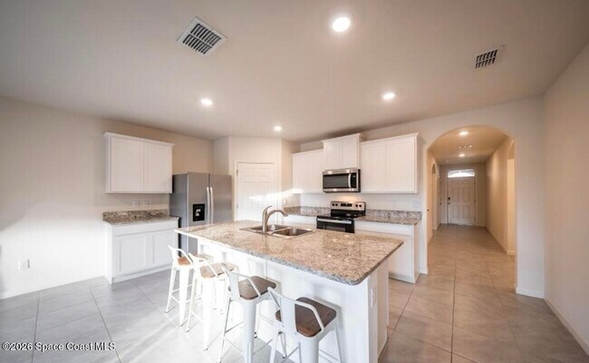 Photo - 487 Old Country