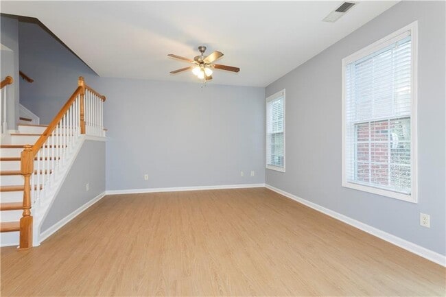 Photo - 995 Treymont Way SW