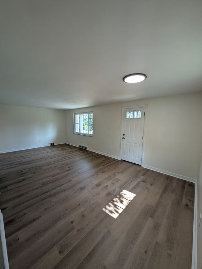 Photo - Newly Renovated 3Bd/2Bath Home with Bonus Room -- Available NOW!