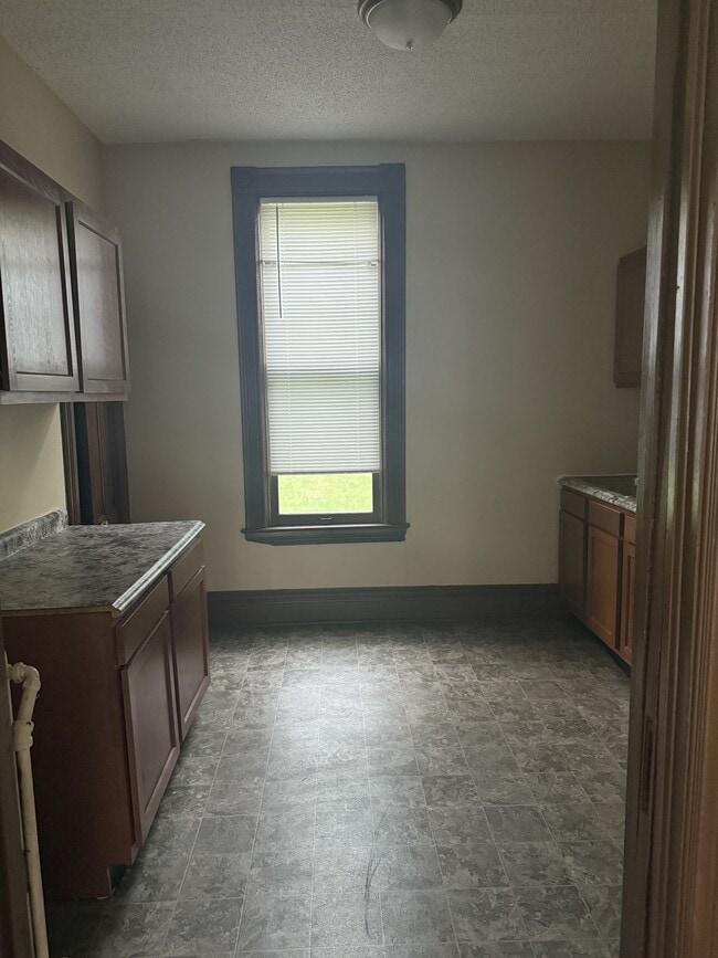 Photo - 694 Sims Ave