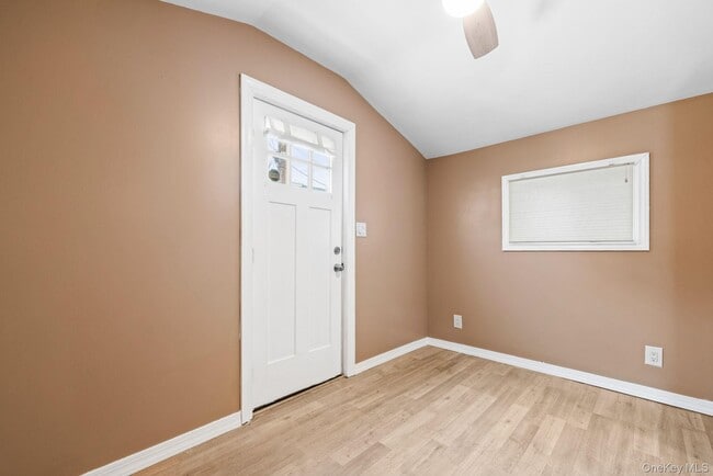 Photo - 30 Bridge St