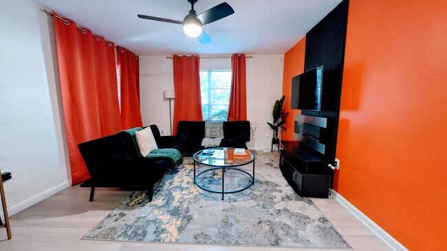 Photo - 10024 Strafford Oak Ct