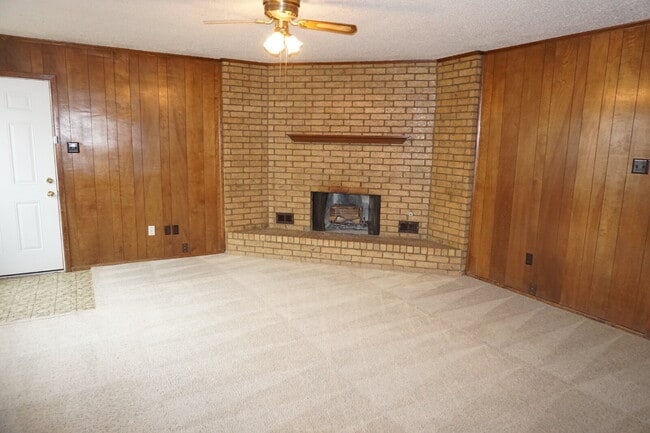 Photo - Duplex Located Just Off S. Loop Conveniently Located Near Many Restaurants, Shopping Mall / Outle...