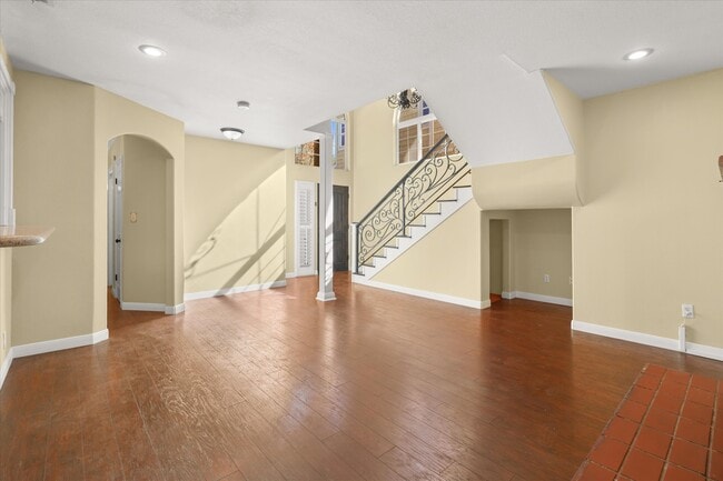 Photo - 24427 Ward St