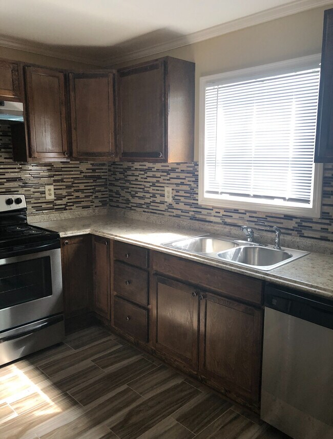 Photo - 8547 Westchester Dr