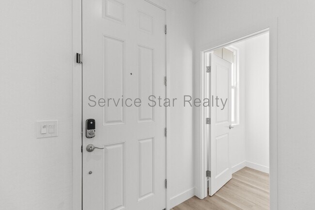 Photo - 3218 W Glendale Ave