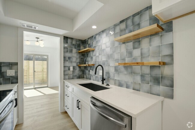 Building Photo - 1206 Hollow Creek Dr Unit 2 Rental