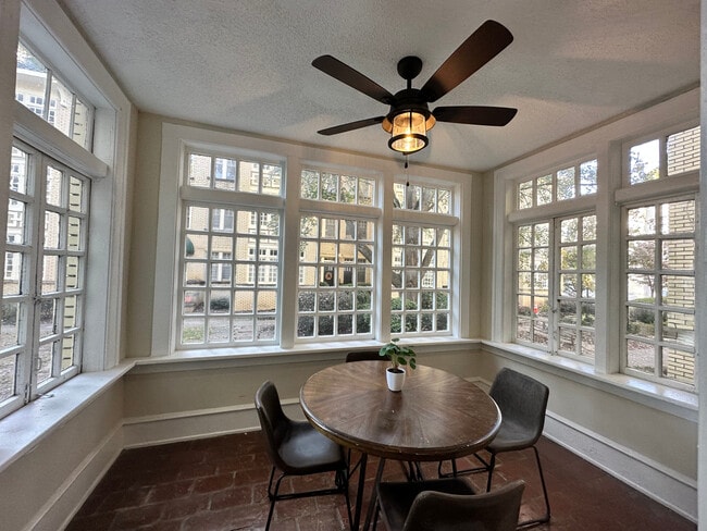 Photo - 934-950 Ponce De Leon Avenue