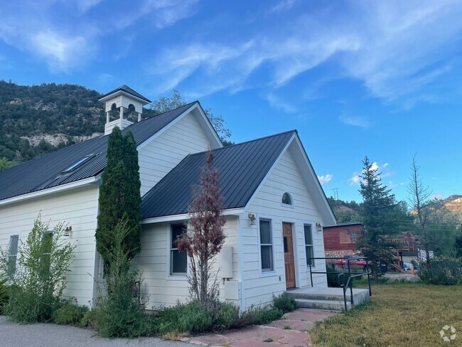 Building Photo - Large Three Bedroom on the North Side of D... Rental
