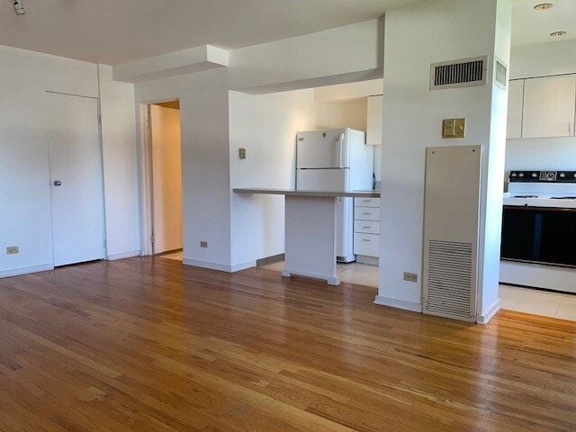 Photo - 40 E 9th St Unit 1412