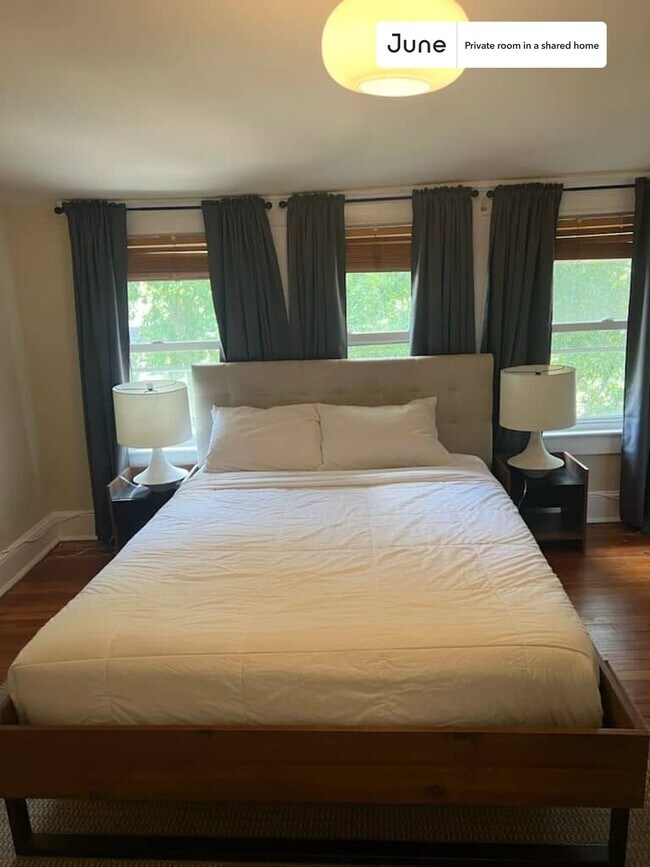 Room in Shared 5 bed/3 bath home in Brookland