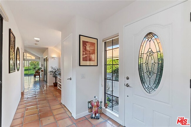 Photo - 8 Las Cruces Ln