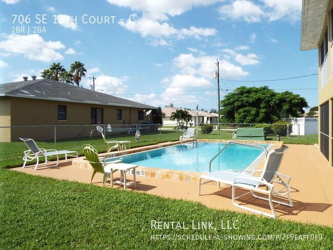 Building Photo - 706 SE 13th Ct Unit C