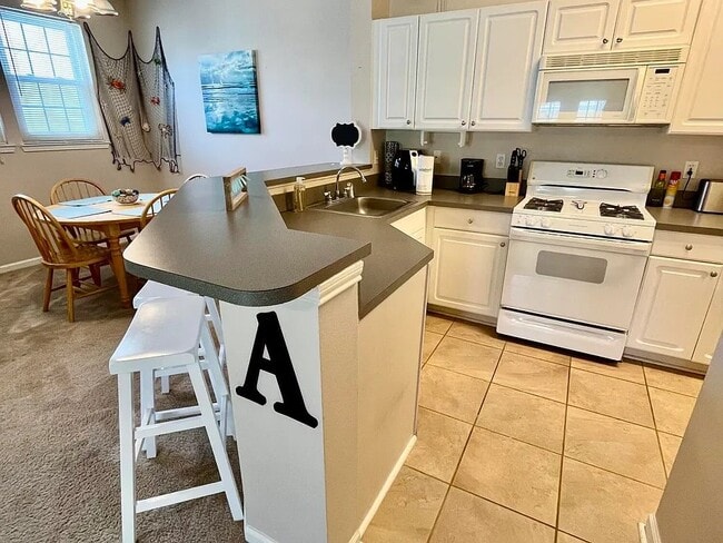 2252 Beach Dr Unit 21