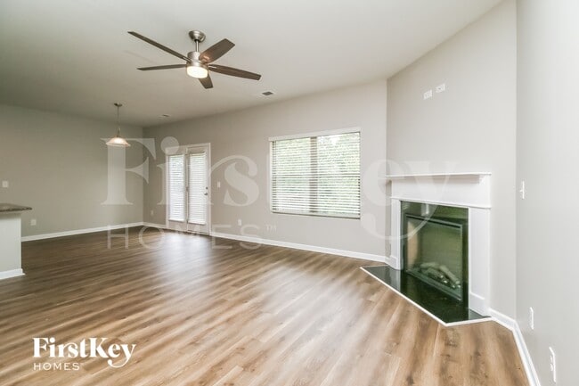 Photo - 2057 Massey Ln
