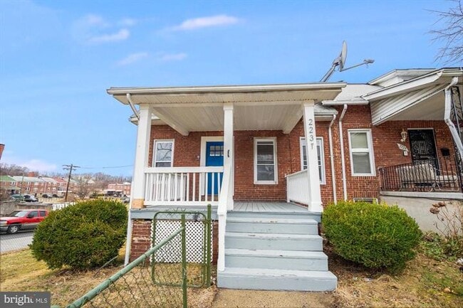 Photo - 2231 Poplar Grove St