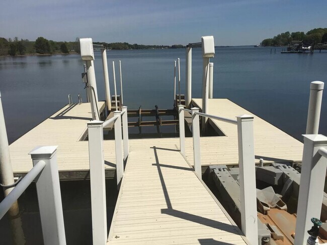 Photo - 8017 Shore Dr