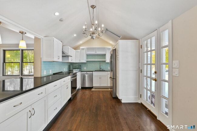 Photo - 815 Valley Rd