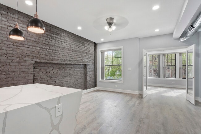 Photo - 7644 N Eastlake Terrace Unidad 2