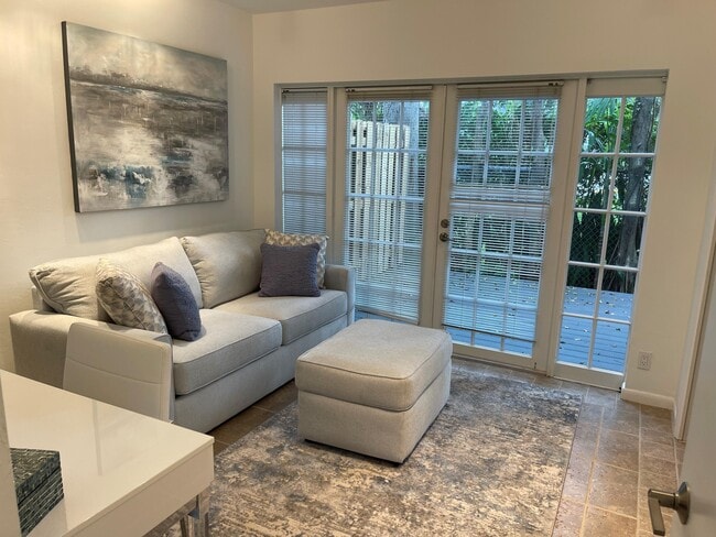 Building Photo - 234 Oleander Ave Unit 2