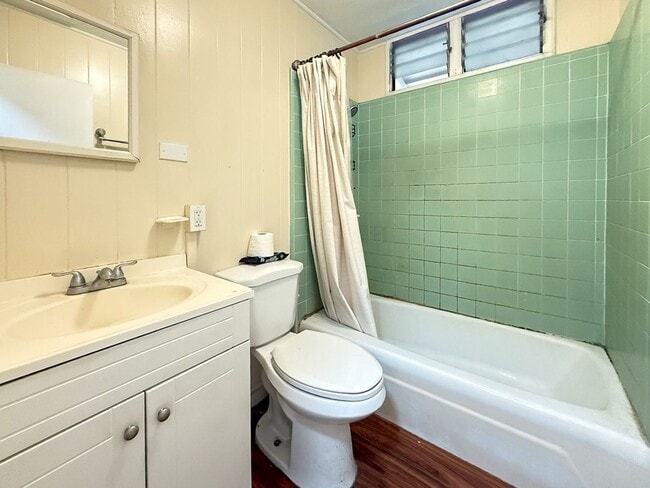 Photo - Charming 3-Bedroom Home with Massive Yard in Urban Honolulu!