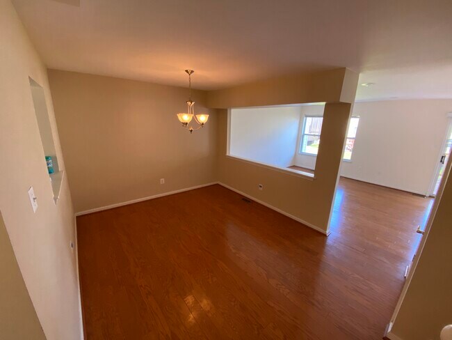 Dining room (13'6 x 10'6) - 4666 Louise Saint Claire Dr